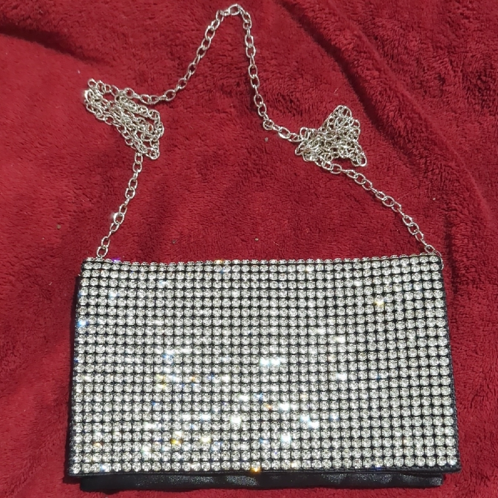 Elegant Silver Rhinestone Evening Clutch